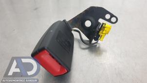 Begagnade Bakre bältesspänne, vänster Mercedes C Estate (S204) 3.0 C-320 CDI V6 24V 4-Matic Pris € 14,99 Marginaltabell erbjuds av Autodemontage Aandijk