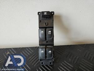 Begagnade Flerfunktionsbrytare, fönster Hyundai i20 1.2i 16V Pris € 29,99 Marginaltabell erbjuds av Autodemontage Aandijk
