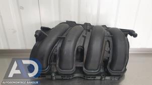 Begagnade Insugsrör Peugeot 207 CC (WB) 1.6 16V Pris € 39,99 Marginaltabell erbjuds av Autodemontage Aandijk