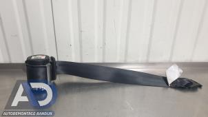 Begagnade Bakre säkerhetsbälte, vänster Fiat Punto Evo (199) 1.3 JTD Multijet 85 16V Pris € 24,99 Marginaltabell erbjuds av Autodemontage Aandijk