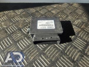 Gebruikte Handrem Module Audi Q5 (8RB) 3.0 TDI V6 24V Clean Diesel Quattro Prijs € 49,99 Margeregeling aangeboden door Autodemontage Aandijk