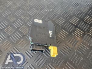 Begagnade Rattstångmodul Volkswagen Caddy III (2KA,2KH,2CA,2CH) 2.0 SDI Pris € 39,99 Marginaltabell erbjuds av Autodemontage Aandijk