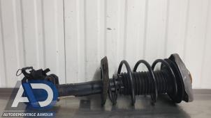 Używane Amortyzator lewy przód Mercedes B (W246) 1.6 B-180 BlueEFFICIENCY Turbo 16V Cena € 99,99 Procedura marży oferowane przez Autodemontage Aandijk