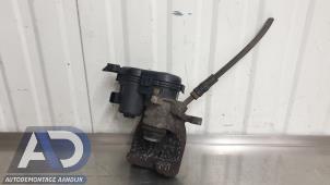 Używane Zacisk hamulcowy prawy tyl Mercedes B (W246) 1.6 B-180 BlueEFFICIENCY Turbo 16V Cena € 49,99 Procedura marży oferowane przez Autodemontage Aandijk