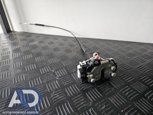 Begagnade Dörrlåsmekanism, 2-dörrars, vänster Fiat 500 (312) 1.2 Pris € 29,99 Marginaltabell erbjuds av Autodemontage Aandijk