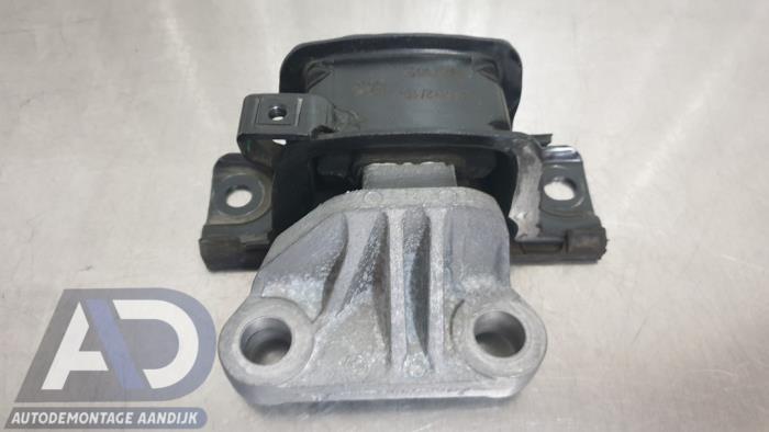 Fäste, växellåda från en Opel Corsa E 1.4 16V 2019