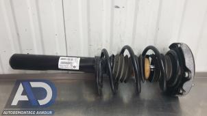 Gebruikte Schokdemperpoot links-voor BMW 2 serie Active Tourer (F45) 220dA xDrive 2.0 TwinPower Turbo 16V Prijs € 174,99 Margeregeling aangeboden door Autodemontage Aandijk