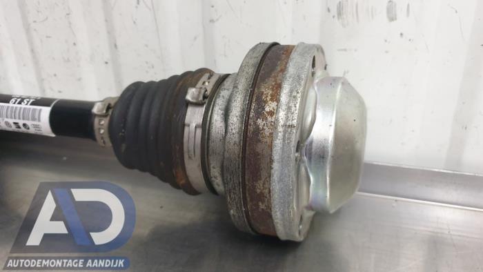 Aandrijfas links-voor van een Volkswagen Polo V (6R) 1.8 GTI 16V 2017