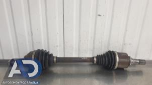 Gebruikte Aandrijfas links-voor Opel Vivaro 1.6 CDTI 90 Prijs € 120,99 Inclusief btw aangeboden door Autodemontage Aandijk