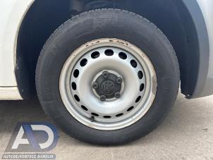 Begagnade Hjuluppsättning Volkswagen Caddy III (2KA,2KH,2CA,2CH) 1.6 TDI 16V Pris € 124,99 Marginaltabell erbjuds av Autodemontage Aandijk