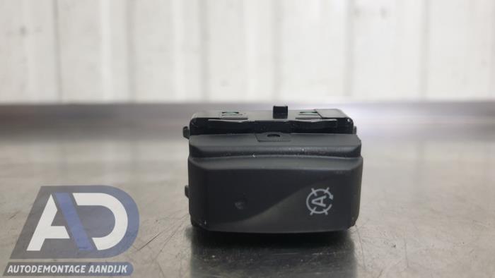 ASR-brytare från en Renault Clio IV (5R) 0.9 Energy TCE 90 12V 2017