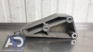 Begagnade Fäste, växellåda Suzuki Swift (ZA/ZC/ZD) 1.2 16V Pris € 24,99 Marginaltabell erbjuds av Autodemontage Aandijk