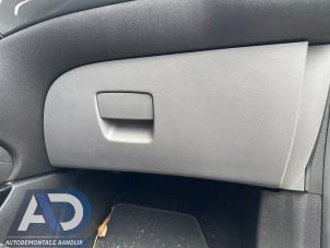 Begagnade Handskfack Opel Corsa E 1.0 SIDI Turbo 12V Pris € 29,99 Marginaltabell erbjuds av Autodemontage Aandijk