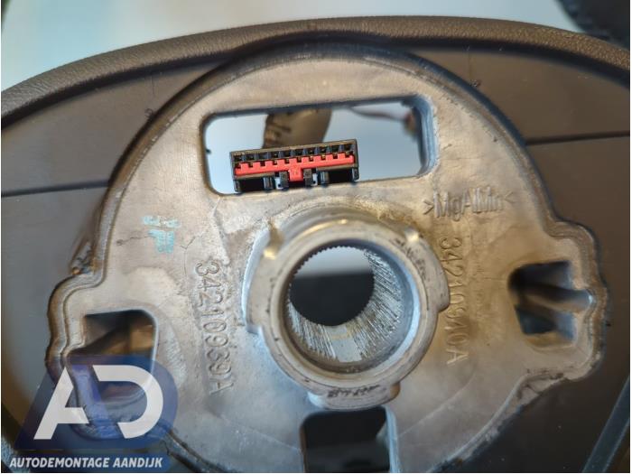 Stuurwiel van een Opel Corsa E 1.0 SIDI Turbo 12V 2016