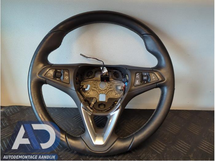 Stuurwiel van een Opel Corsa E 1.0 SIDI Turbo 12V 2016