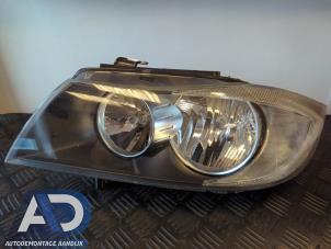 Begagnade Strålkastare, vänster BMW 3 serie (E90) 318i 16V Pris € 124,99 Marginaltabell erbjuds av Autodemontage Aandijk