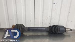 Begagnade Drivaxel, vänster fram Mercedes A (W169) 1.5 A-150 5-Drs. Pris € 74,99 Marginaltabell erbjuds av Autodemontage Aandijk