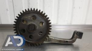 Gebruikte Oliepomp Volkswagen Transporter/Caravelle T5 2.5 TDi PF Prijs € 49,99 Margeregeling aangeboden door Autodemontage Aandijk