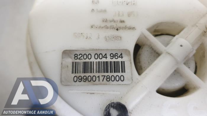 Elektrisk bränslepump från en Renault Laguna II (BG) 2.0 16V 2005