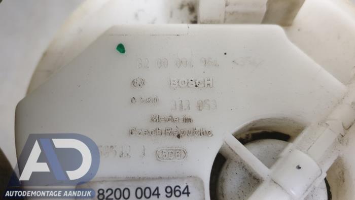 Elektrisk bränslepump från en Renault Laguna II (BG) 2.0 16V 2005