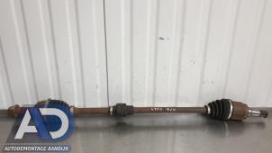 Begagnade Drivaxel, höger fram Mitsubishi Space Star (A0) 1.0 12V Pris € 49,99 Marginaltabell erbjuds av Autodemontage Aandijk