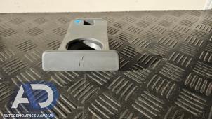 Gebruikte Bekerhouder Fiat Scudo (270) 2.0 D Multijet Prijs € 24,99 Margeregeling aangeboden door Autodemontage Aandijk