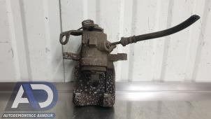 Begagnade Bakre bromsok, vänster Peugeot 208 I (CA/CC/CK/CL) 1.2 12V e-THP PureTech 110 Pris € 24,99 Marginaltabell erbjuds av Autodemontage Aandijk