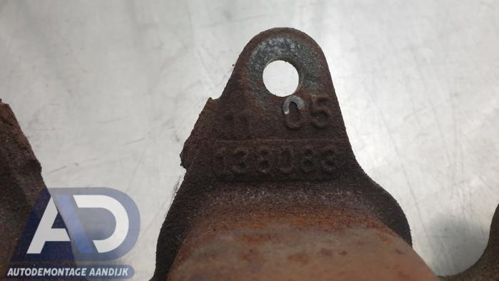 Avgasgrenrör från en Renault Laguna II (BG) 2.0 16V 2005