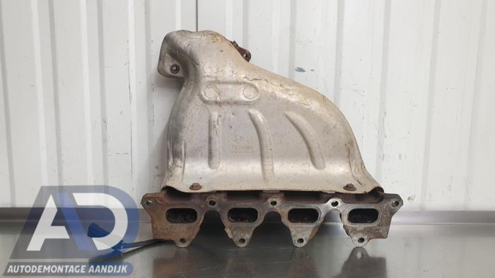 Avgasgrenrör från en Renault Laguna II (BG) 2.0 16V 2005