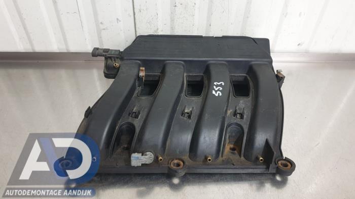 Insugsrör från en Renault Laguna II (BG) 2.0 16V 2005