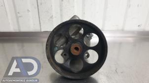 Begagnade Servostyrningspump Renault Laguna II (BG) 2.0 16V Pris € 49,99 Marginaltabell erbjuds av Autodemontage Aandijk