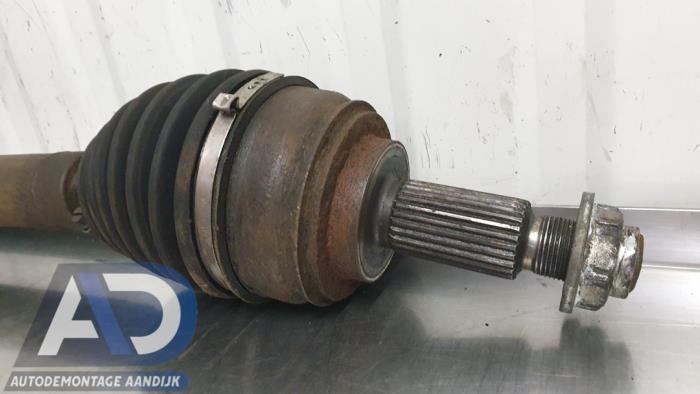 Drivaxel, höger fram från en Renault Laguna II (BG) 2.0 16V 2005