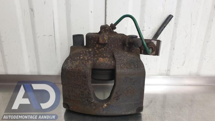 Främre bromsok, vänster från en Renault Laguna II (BG) 2.0 16V 2005