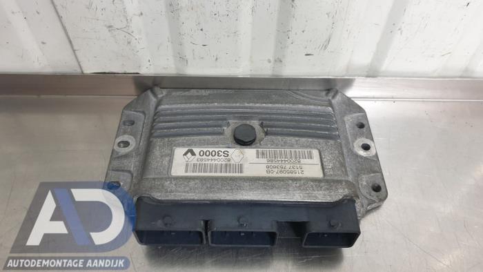 Dator, motorstyrning från en Renault Laguna II (BG) 2.0 16V 2005