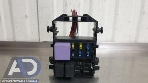 Begagnade Säkringsbox Renault Laguna II (BG) 2.0 16V Pris € 24,99 Marginaltabell erbjuds av Autodemontage Aandijk