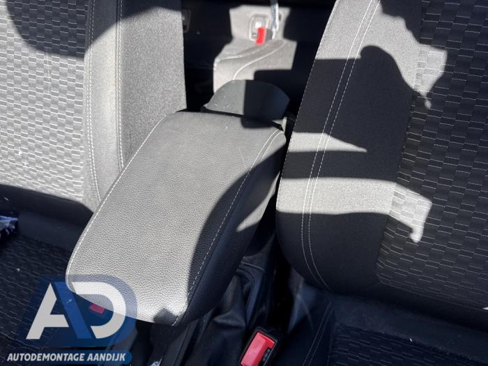 Armstöd från en Opel Astra K Sports Tourer 1.6 CDTI 136 16V 2019