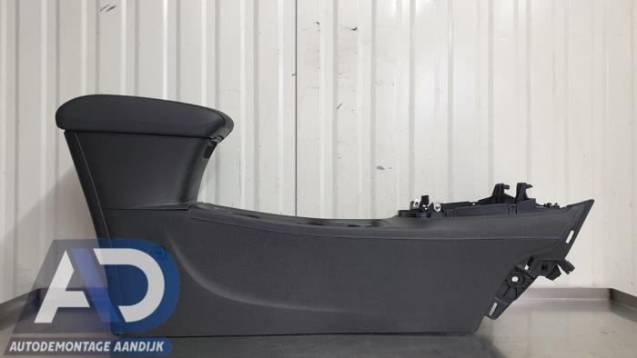 Armstöd från en Opel Astra K Sports Tourer 1.6 CDTI 136 16V 2019