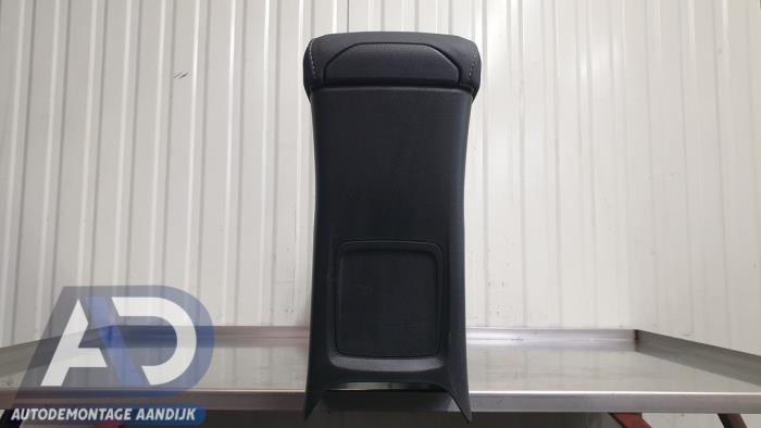 Armstöd från en Opel Astra K Sports Tourer 1.6 CDTI 136 16V 2019