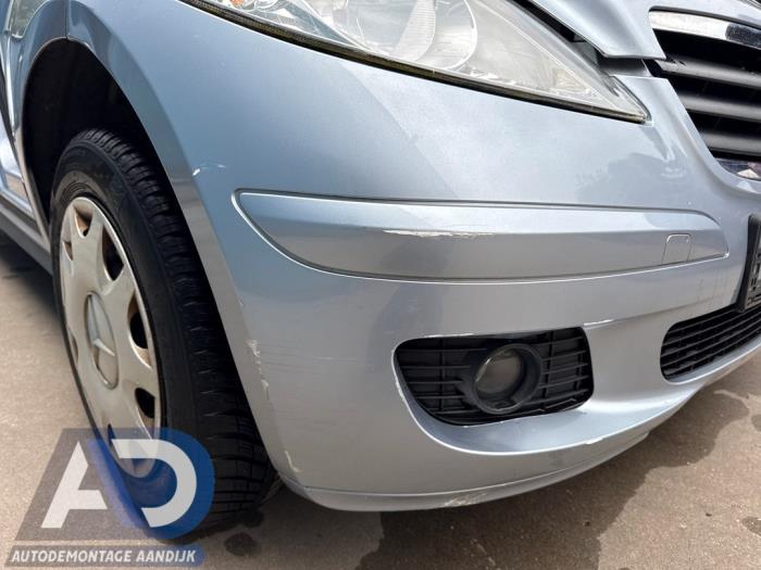 Front (komplett) från en Mercedes-Benz A (W169) 1.5 A-150 2007