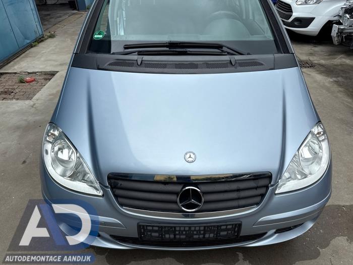 Front (komplett) från en Mercedes-Benz A (W169) 1.5 A-150 2007