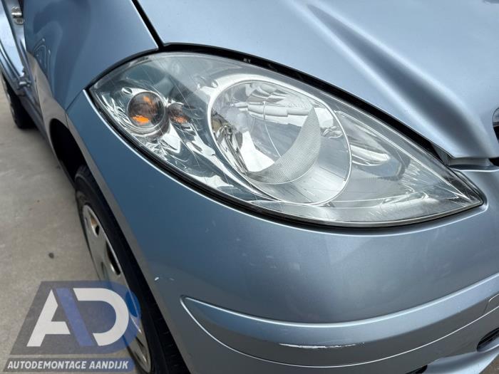 Front (komplett) från en Mercedes-Benz A (W169) 1.5 A-150 2007