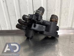 Gebruikte Thermostaathuis Volkswagen Golf IV (1J1) 1.6 16V Prijs € 39,99 Margeregeling aangeboden door Autodemontage Aandijk