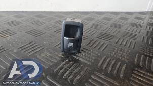 Begagnade Brytare, eldrivna fönster Mercedes A (W169) 1.5 A-150 Pris € 9,99 Marginaltabell erbjuds av Autodemontage Aandijk