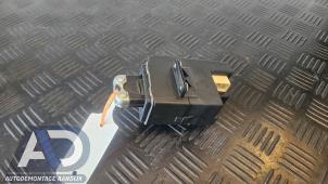 Begagnade Tändningslås + nyckel Alfa Romeo 159 (939AX) 2.4 JTDm 20V Pris € 74,99 Marginaltabell erbjuds av Autodemontage Aandijk