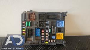 Używane Skrzynka bezpieczników Citroen C3 (SX/SW) 1.2 Vti 12V PureTech Cena € 74,99 Procedura marży oferowane przez Autodemontage Aandijk