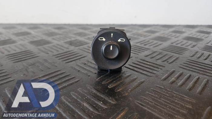 Przelacznik lusterka z Citroën C3 (SX/SW) 1.2 Vti 12V PureTech 2017