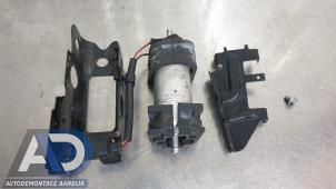 Begagnade Elektrisk bränslepump Volkswagen Passat Variant (3C5) 2.0 TDI 16V 140 4Motion Pris € 39,99 Marginaltabell erbjuds av Autodemontage Aandijk
