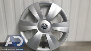 Begagnade Hjulskydd (reserv) Skoda Fabia III Combi (NJ5) 1.0 12V Greentech Pris € 9,99 Marginaltabell erbjuds av Autodemontage Aandijk