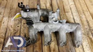 Begagnade Insugsrör Renault Megane II Grandtour (KM) 1.9 dCi 120 Pris € 39,99 Marginaltabell erbjuds av Autodemontage Aandijk