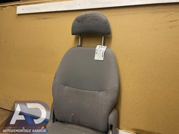 Stoel achter van een Volkswagen Sharan (7M8/M9/M6) 1.9 TDI 110 1999